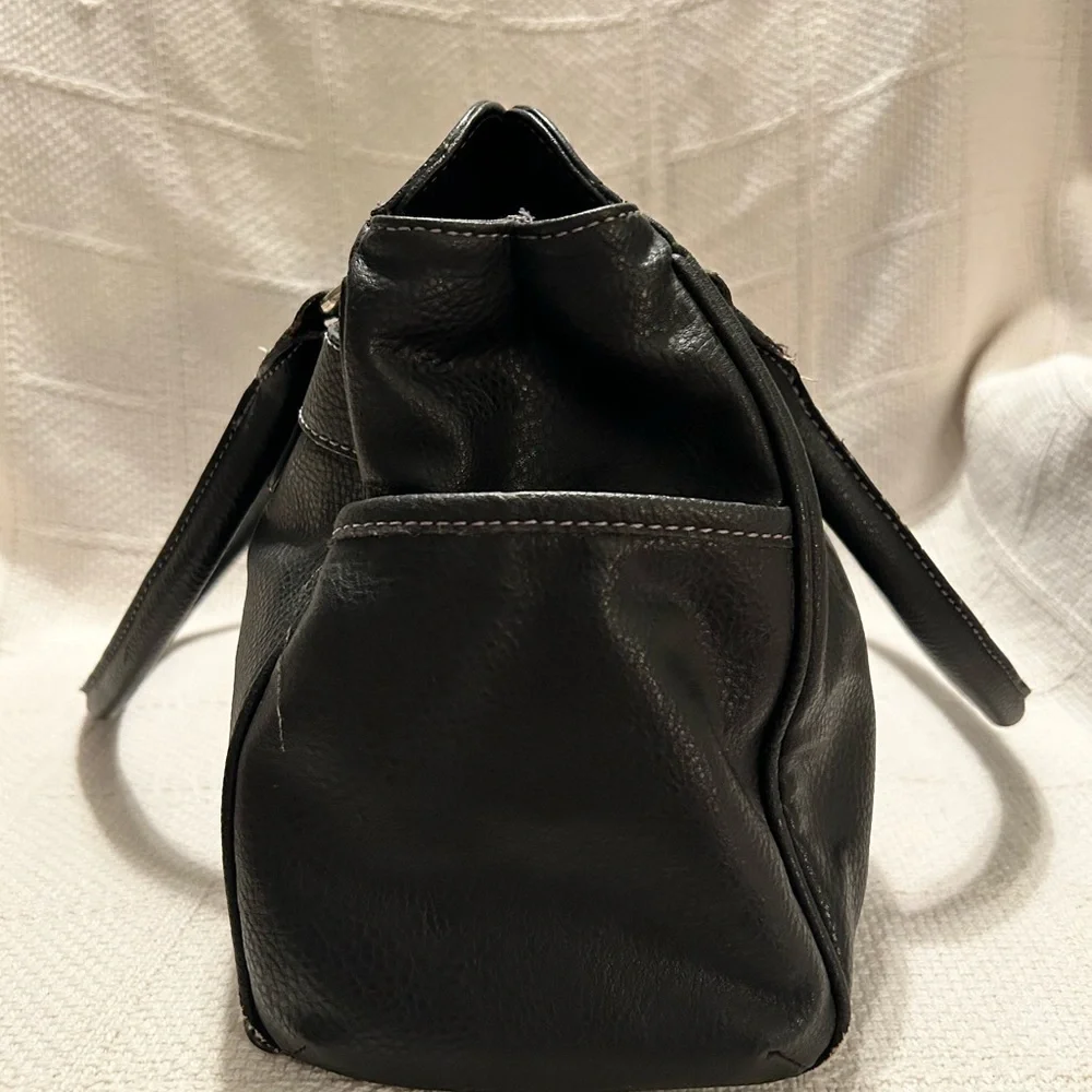 LIZ CLAIBORNE Black Handbag